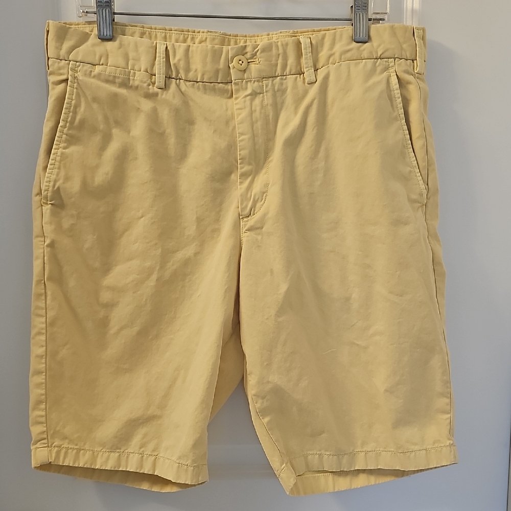 Uniqlo Men's Yellow Shorts